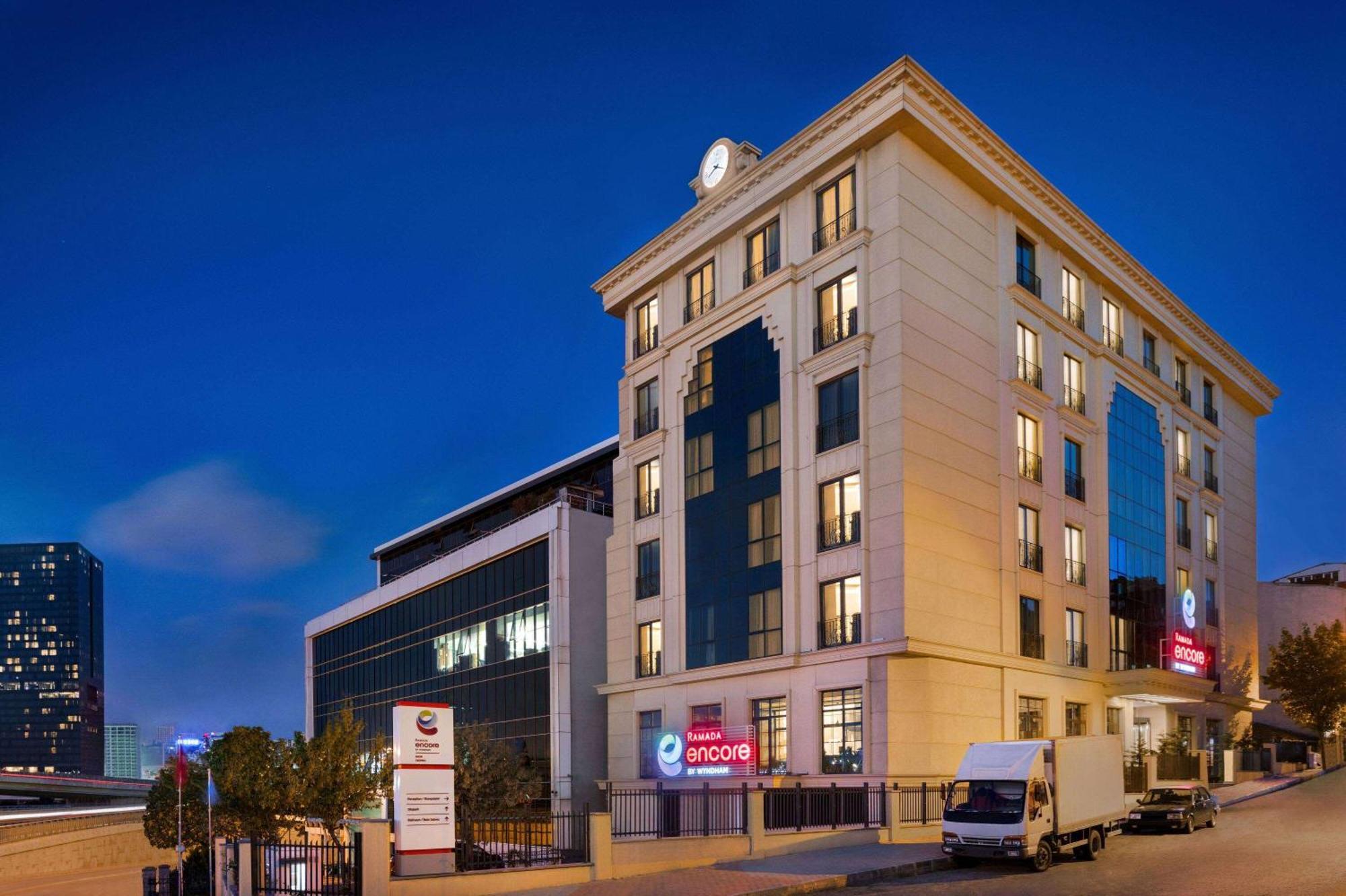 Ramada Encore By Wyndham Istanbul Basin Express, Istanbul